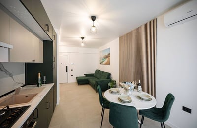 Аренда комфортной 2-комнатной квартиры с видом на море, Мамаия, Констанца, Румыния